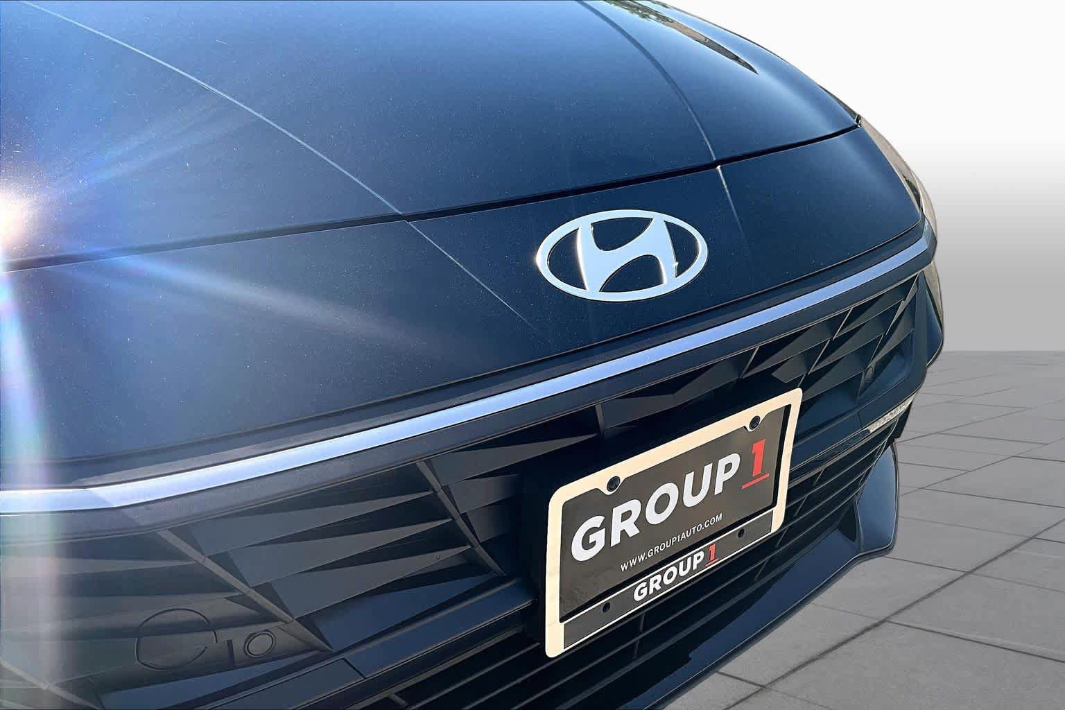 Used 2026 Hyundai Elantra SE FWD image 30