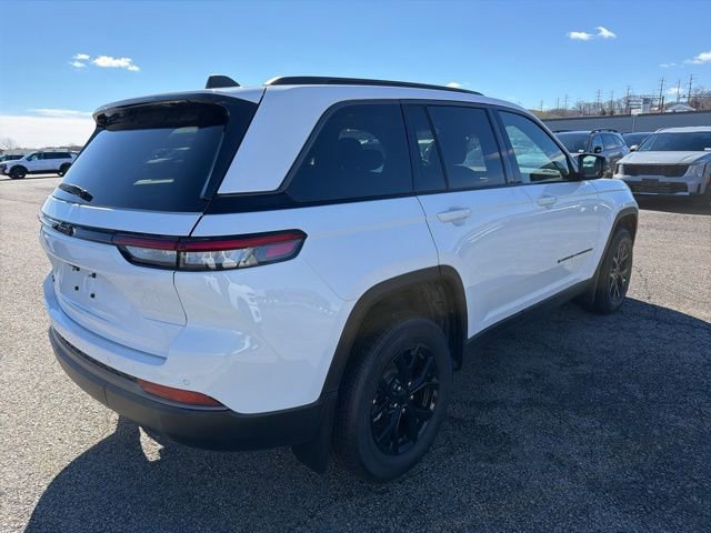 New 2026 Jeep Grand Cherokee Altitude image 7
