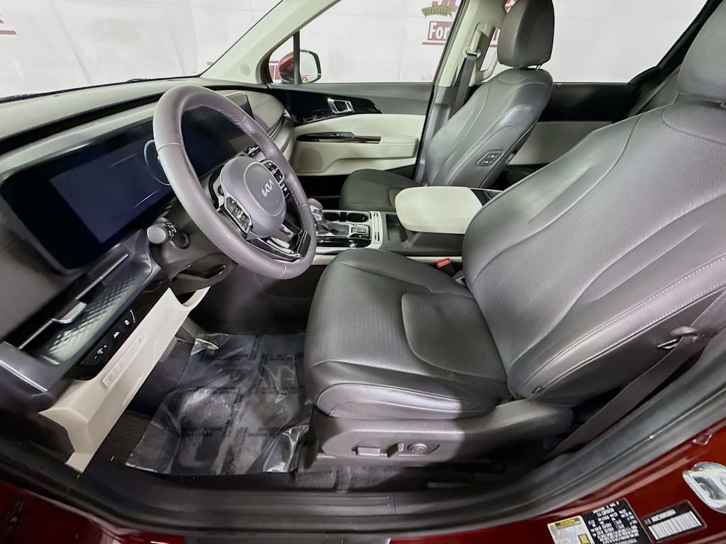 Used 2024 Kia Carnival SX Prestige image 27