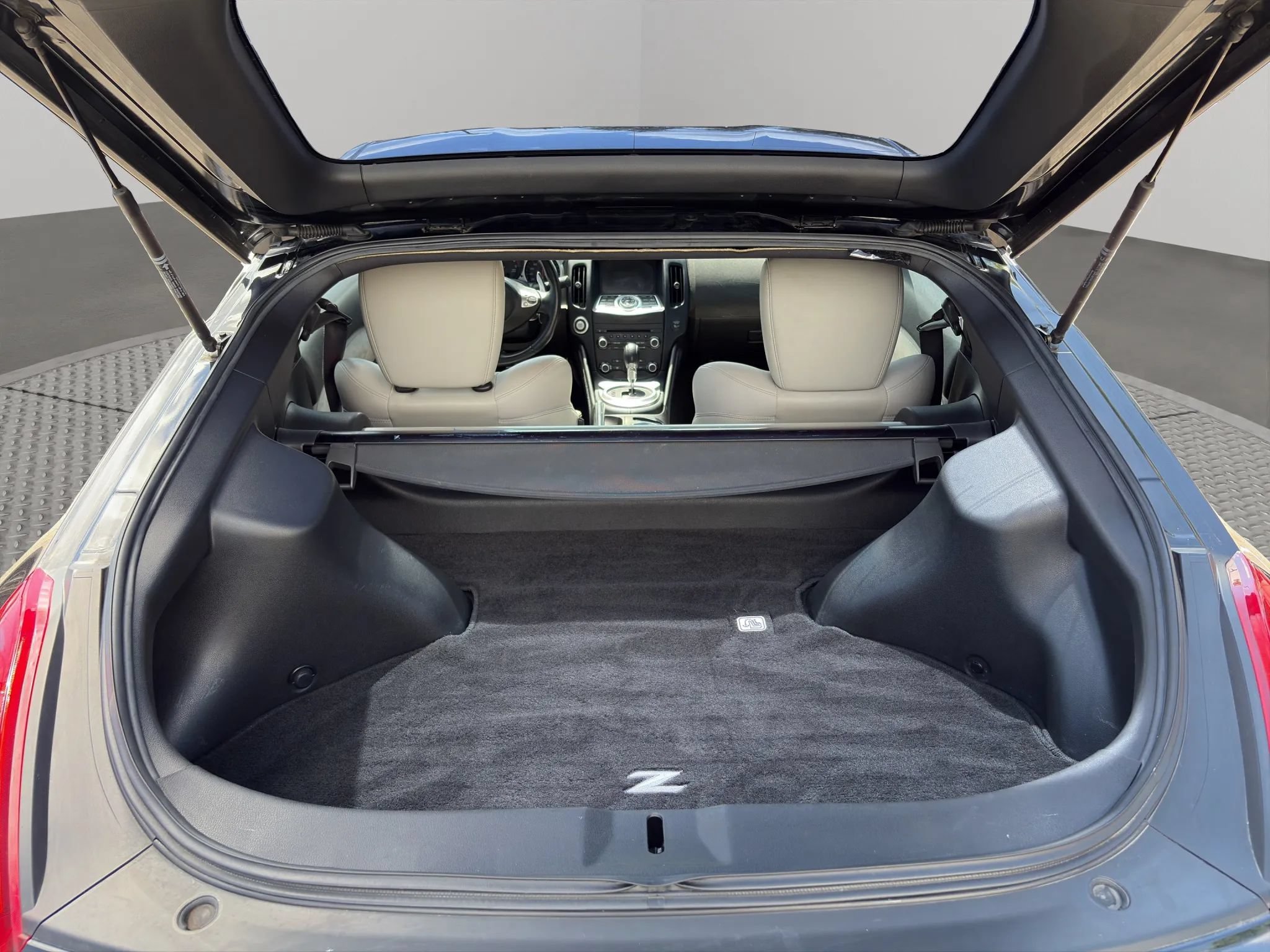 Used 2010 Nissan 370Z Touring w/ Sport Pkg RWD image 22