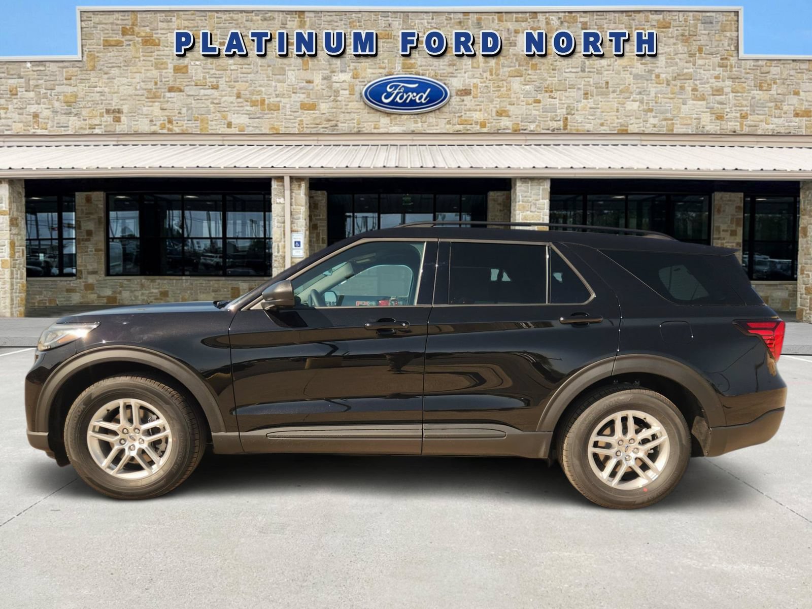 New 2027 Ford Explorer Active RWD image 3