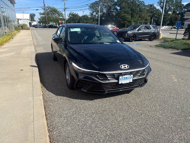 New 2026 Hyundai Elantra SE FWD image 9