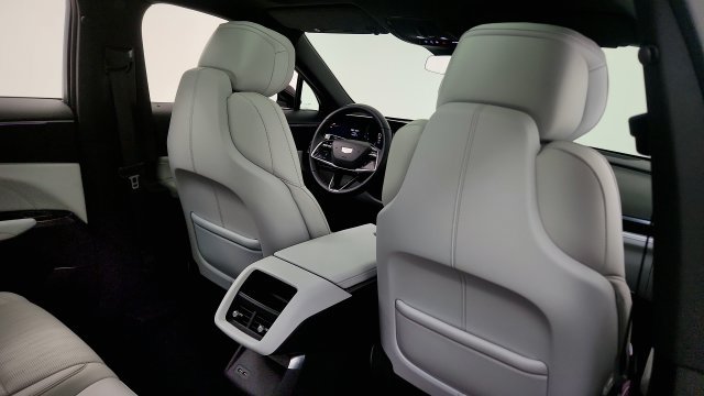 Used 2025 Cadillac Lyriq Luxury w/ LPO, Floor Liner Package RWD image 42