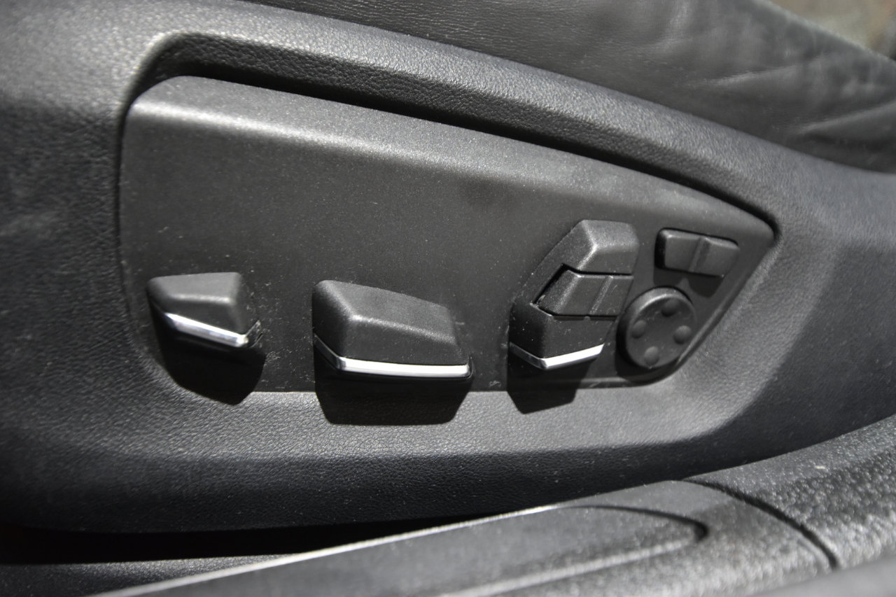 Used 2013 BMW 750i xDrive image 15