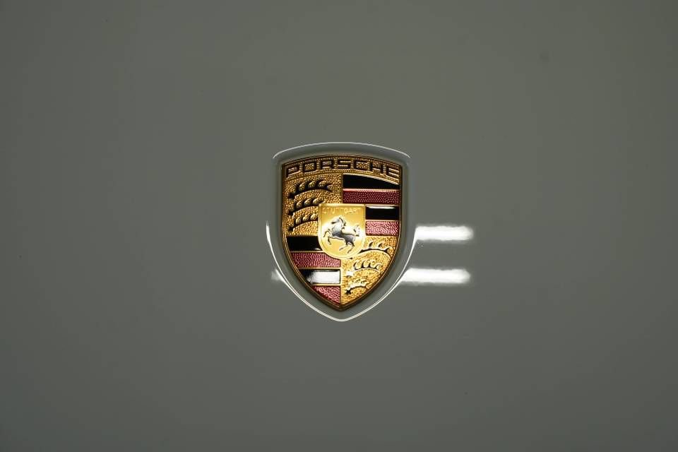 Certified 2025 Porsche Macan AWD/4WD image 29