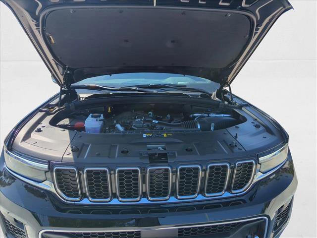 New 2025 Jeep Grand Cherokee Overland w/ Luxury Tech Group IV AWD/4WD image 19