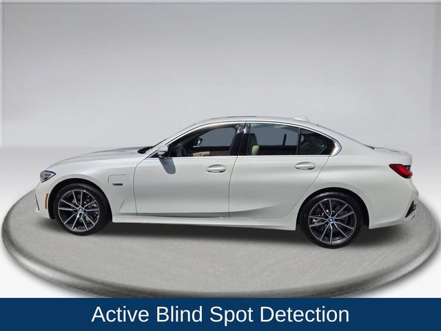 Used 2022 BMW 330e w/ Driving Assistance Package RWD image 14