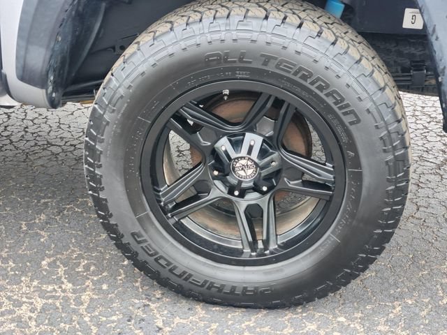 Used 2019 Toyota Tacoma TRD Off-Road AWD/4WD image 6