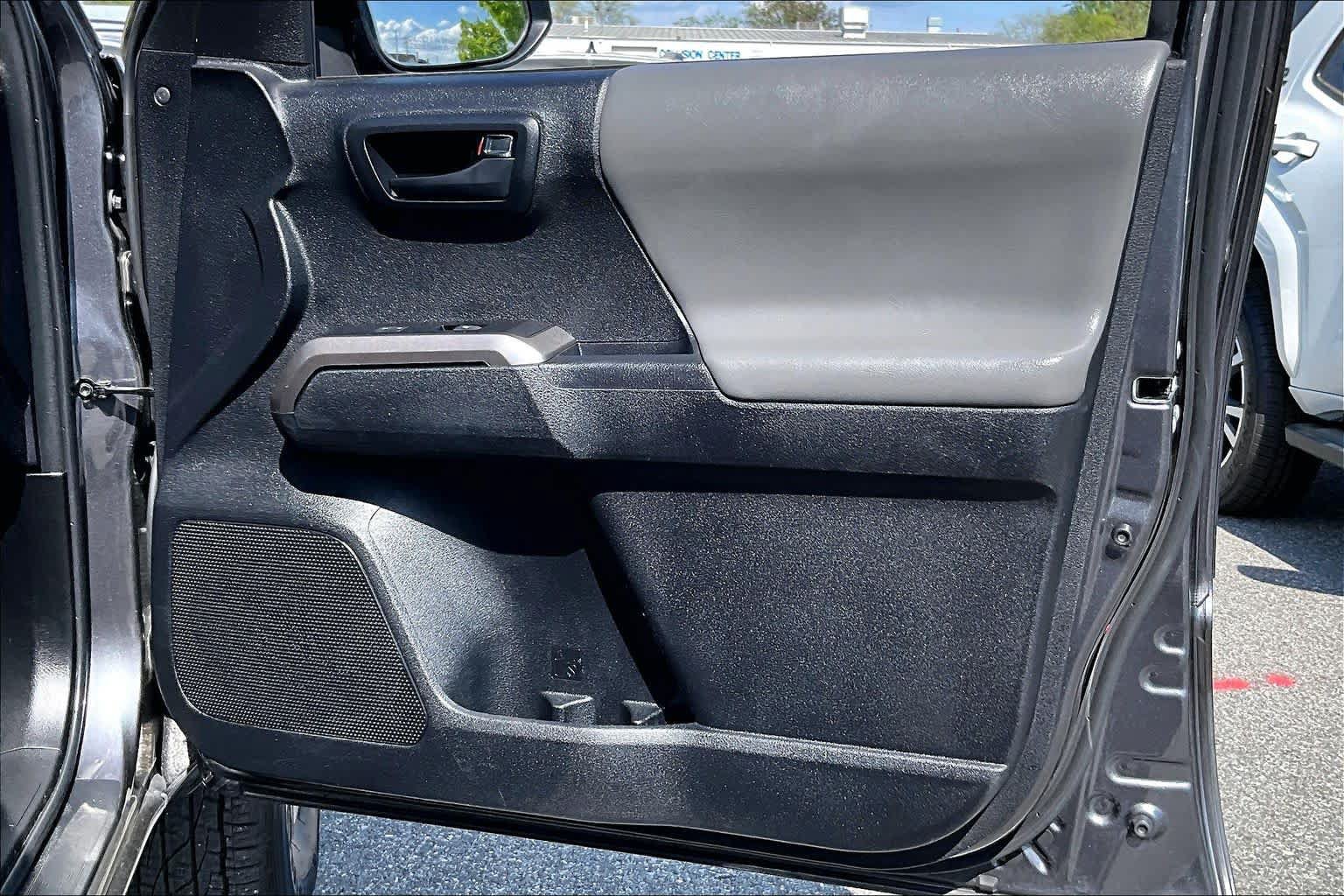 Used 2023 Toyota Tacoma SR5 AWD/4WD image 42