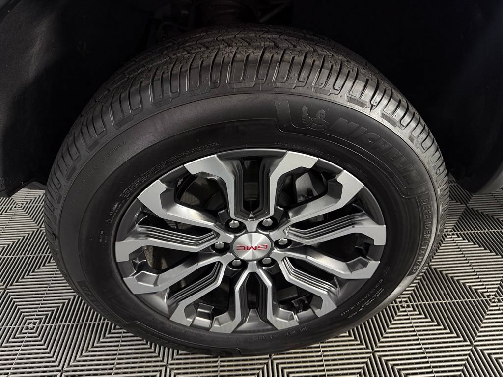 Used 2024 GMC Canyon Denali AWD/4WD image 12