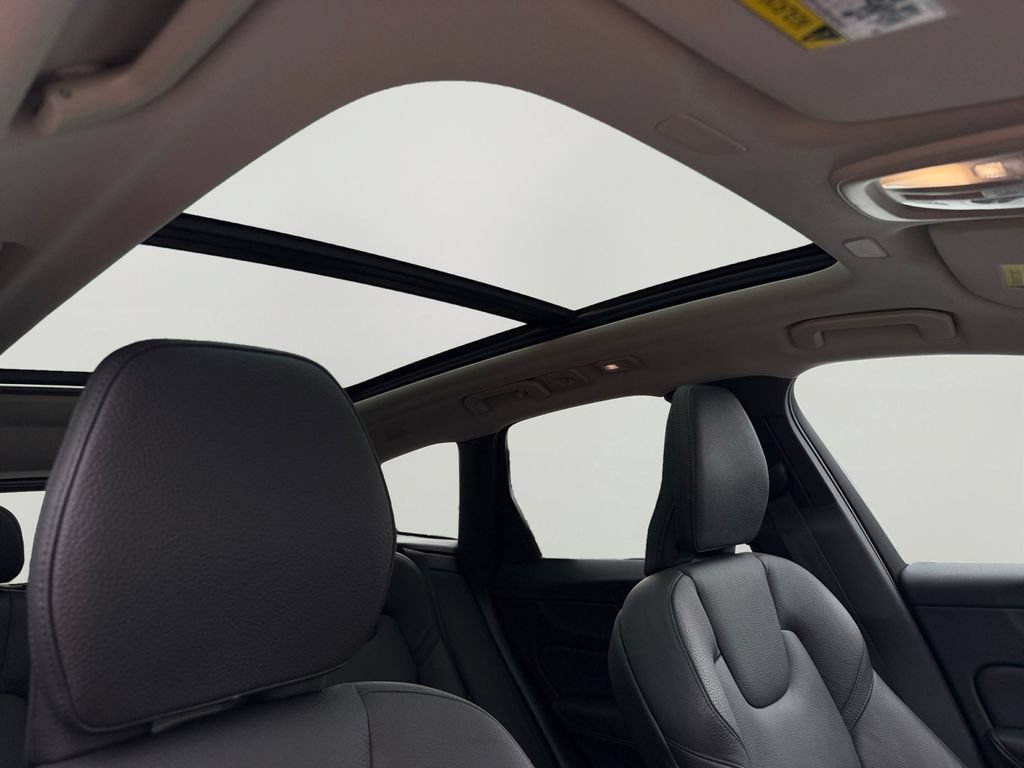 Certified 2024 Volvo XC60 T8 Plus w/ Climate Package AWD/4WD image 7