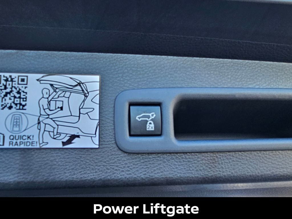 Used 2021 Toyota Sienna Limited image 12