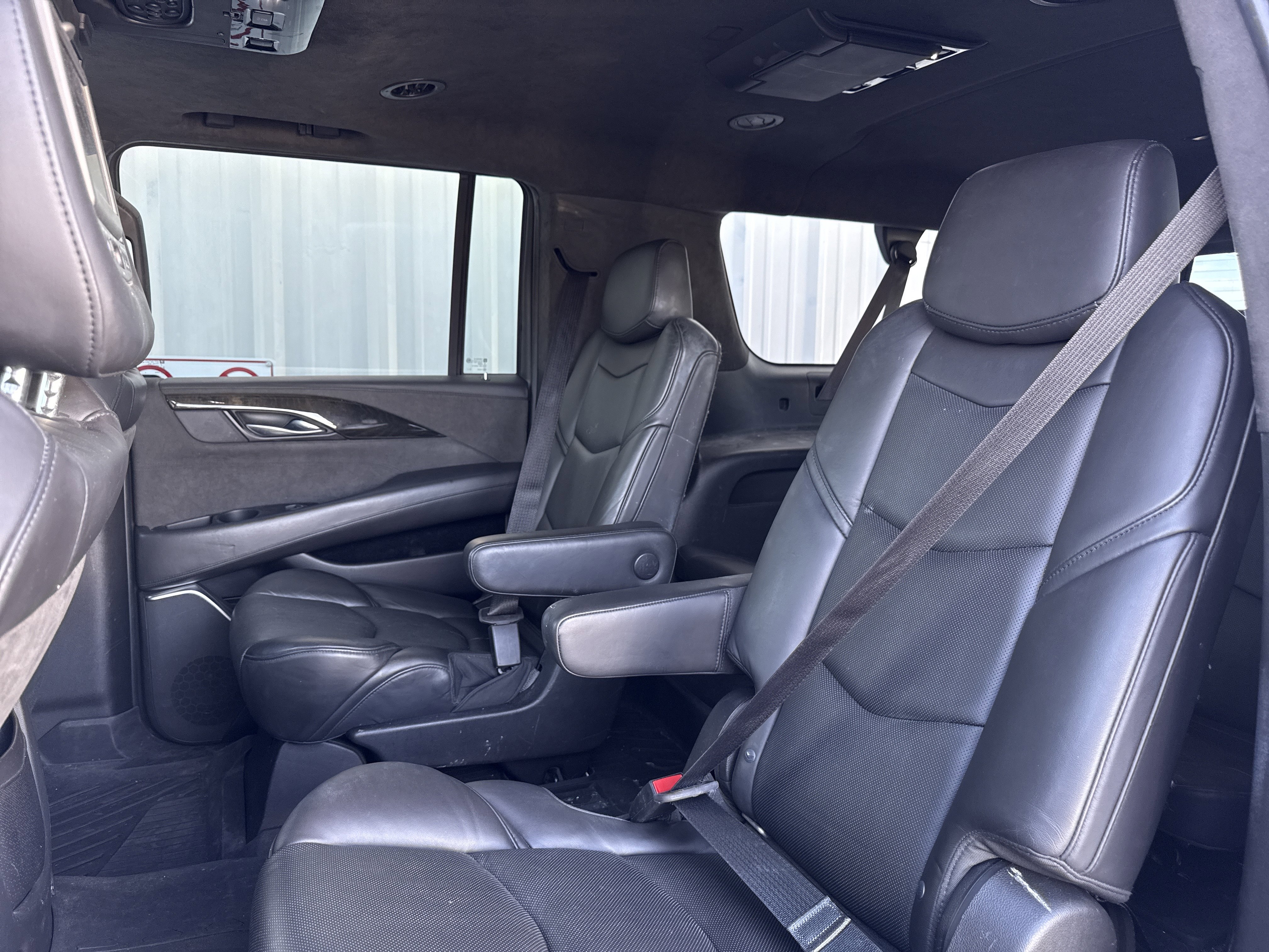 Used 2019 Cadillac Escalade ESV Platinum image 32