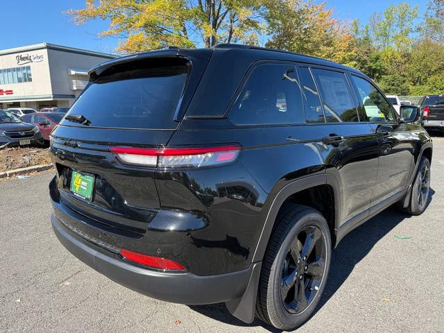 New 2025 Jeep Grand Cherokee Altitude image 9