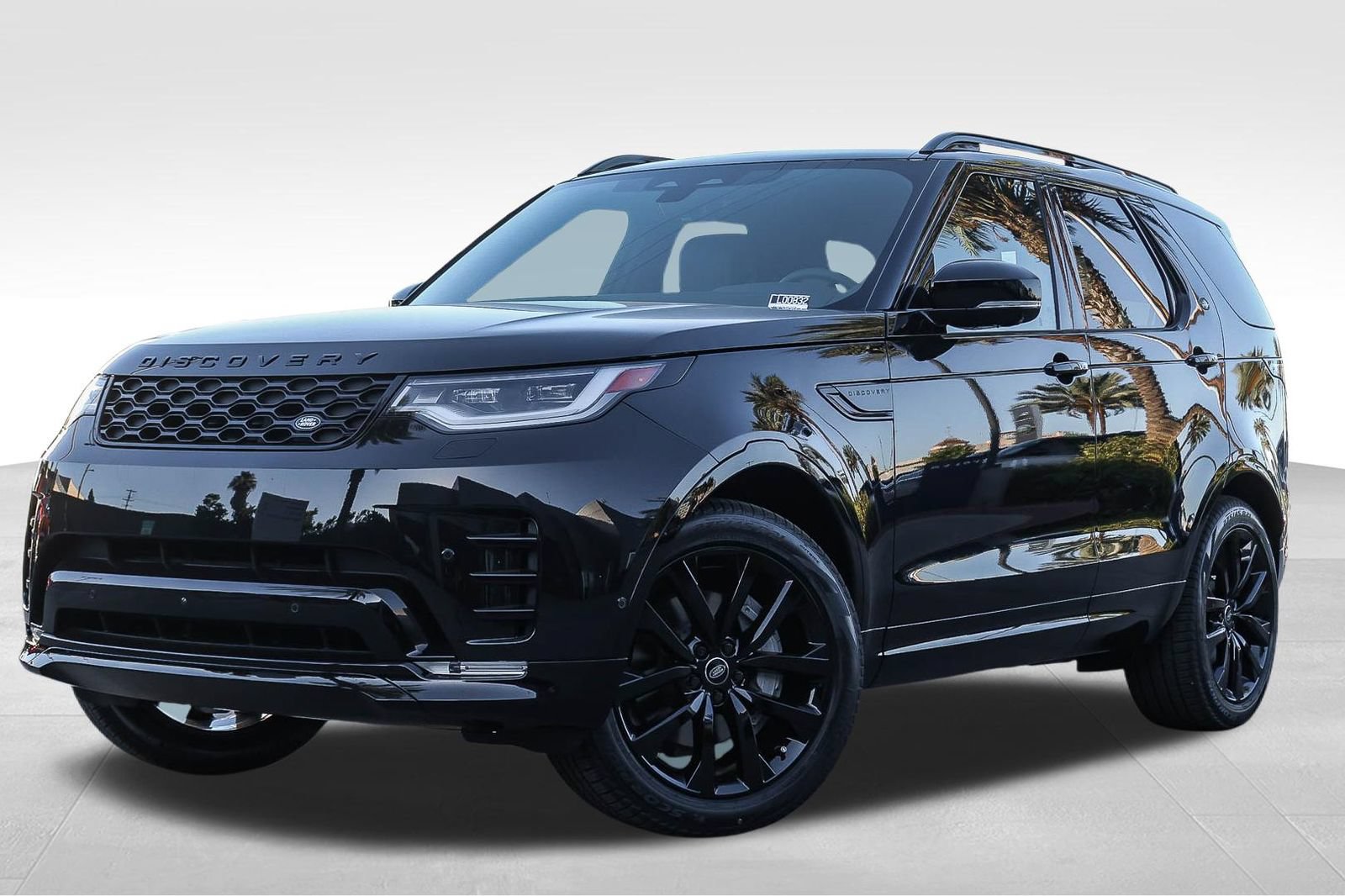 New 2026 Land Rover Discovery Dynamic SE