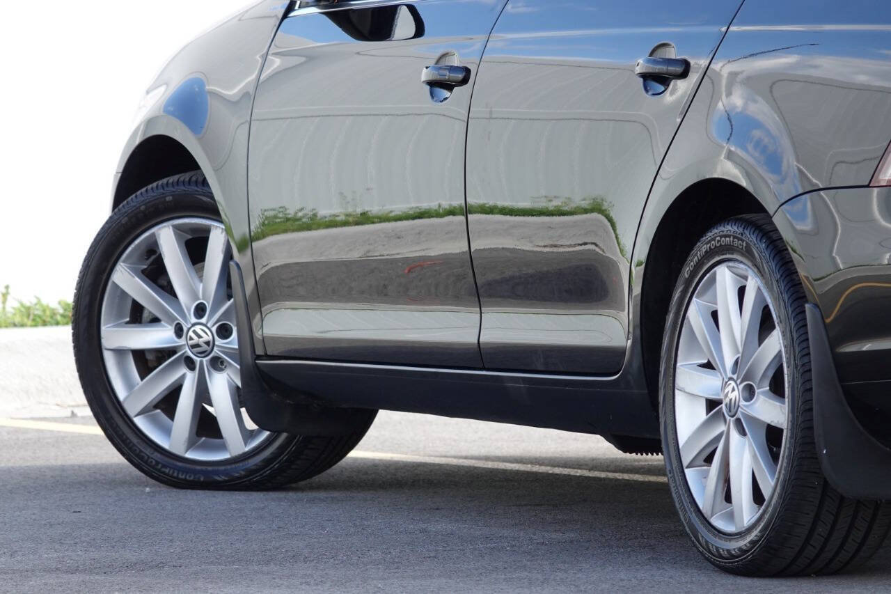 Used 2012 Volkswagen Jetta TDI FWD image 16