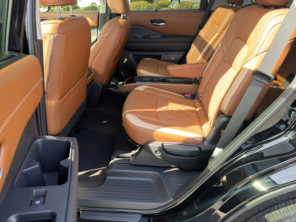 New 2026 Nissan Pathfinder Platinum image 32