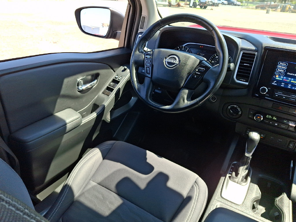 Used 2023 Nissan Frontier SV w/ Technology Package AWD/4WD image 15