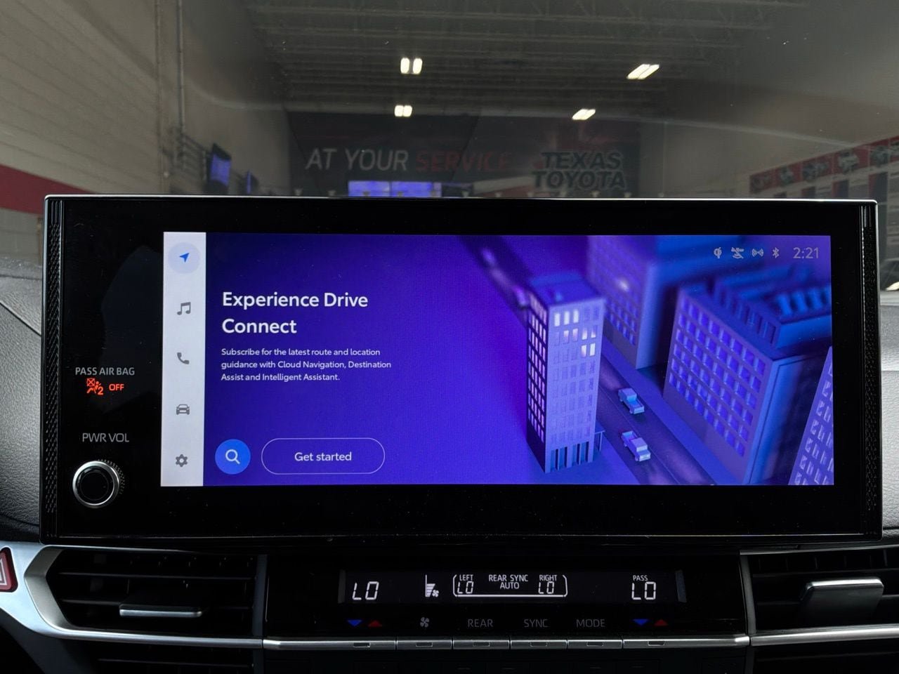Used 2026 Toyota Sienna XLE FWD image 36