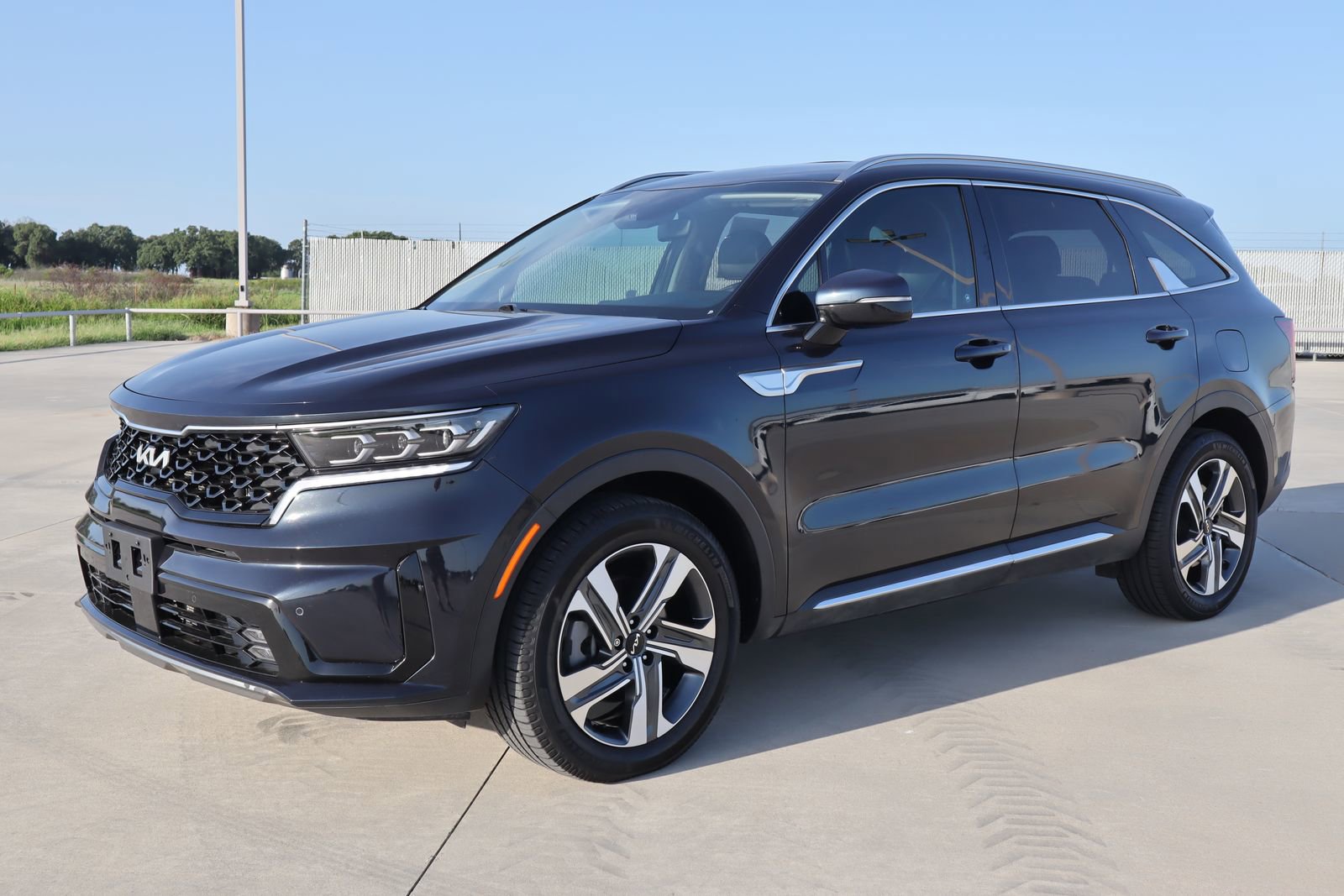 Used 2022 Kia Sorento SX image 3