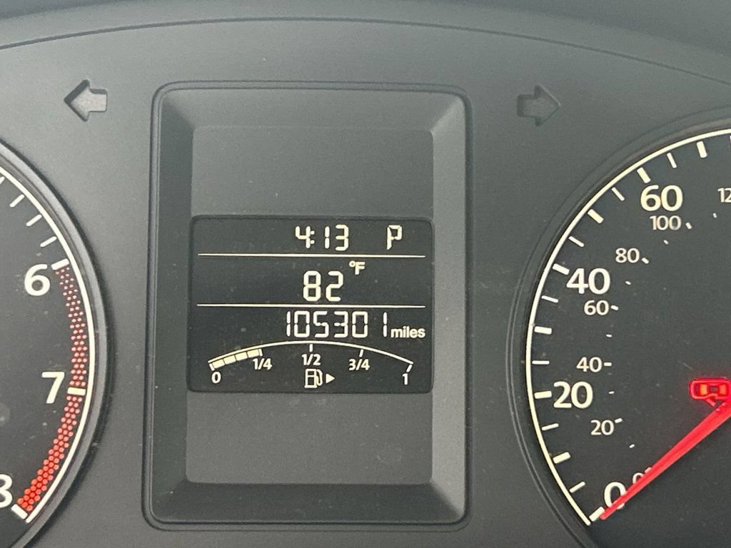 Used 2011 Volkswagen Jetta SE FWD image 16