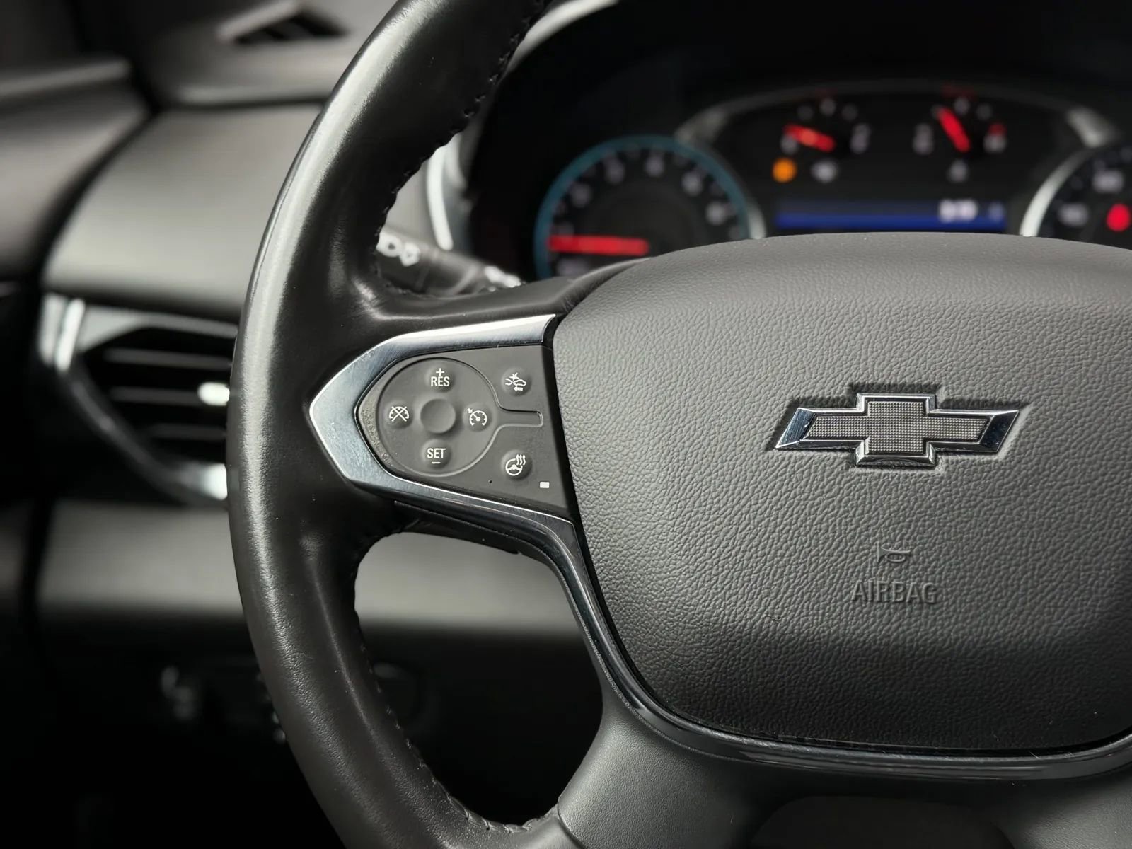 Used 2024 Chevrolet Traverse RS image 26