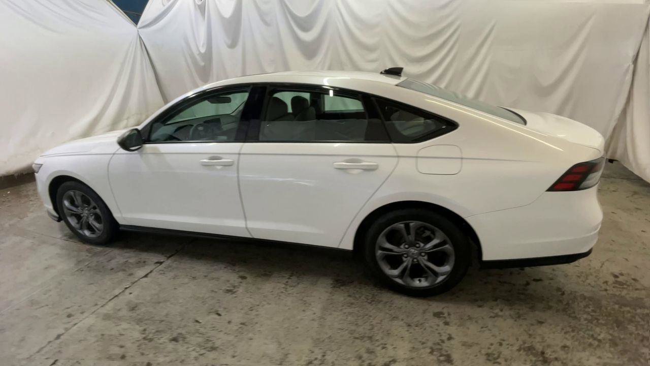 Certified 2025 Honda Accord SE image 6