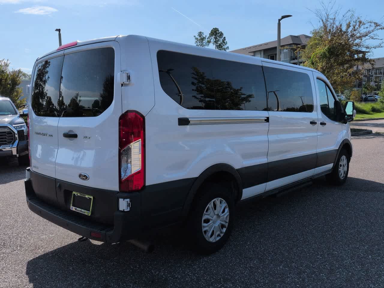 Used 2023 Ford Transit 350 XLT RWD image 6