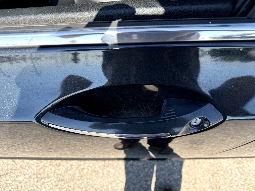 Used 2015 Lincoln MKZ image 20