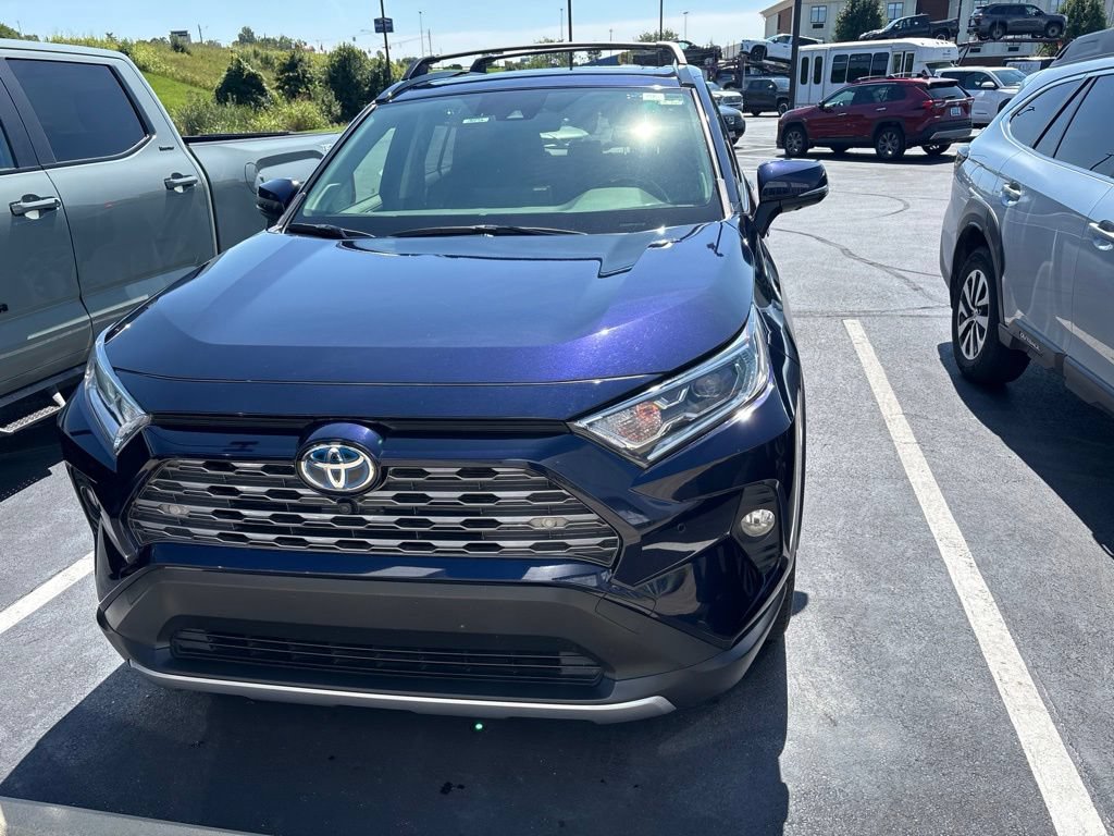 Used 2020 Toyota RAV4 Limited AWD/4WD image 1