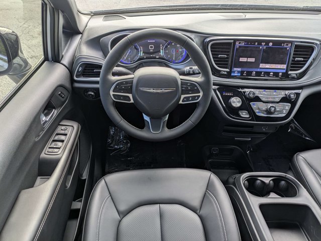New 2026 Chrysler Pacifica Select FWD image 17