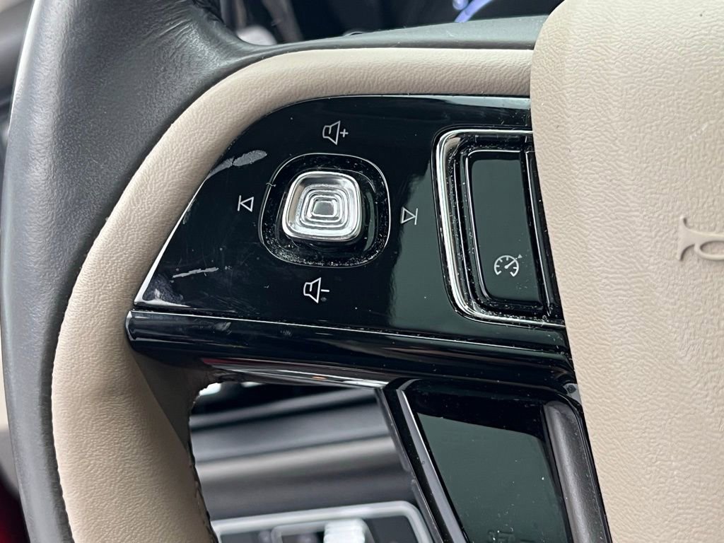 Used 2022 Lincoln Corsair FWD w/ Premium Package image 19