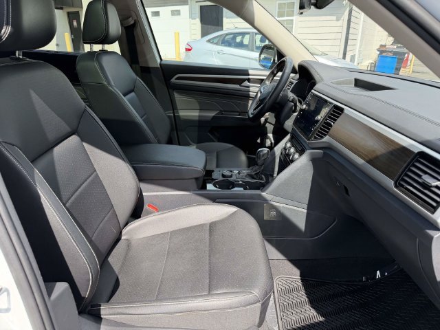 Used 2023 Volkswagen Atlas SE w/ Panoramic Sunroof Package AWD/4WD image 11