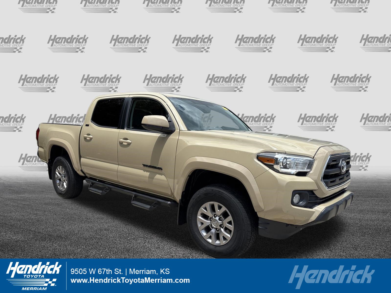 Used 2017 Toyota Tacoma SR5 w/ Tow Package AWD/4WD image 1