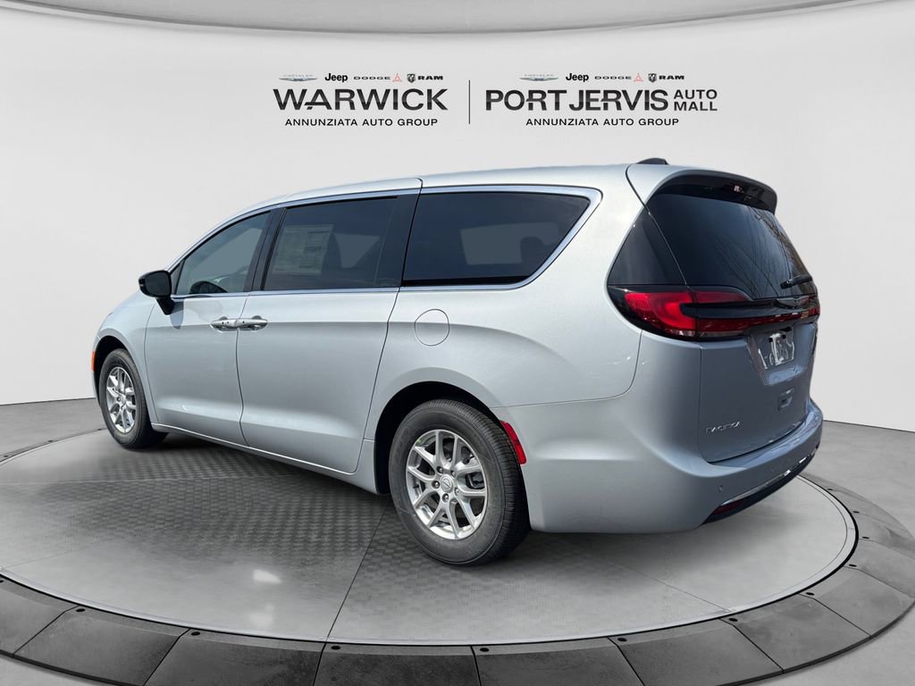New 2026 Chrysler Pacifica Select FWD image 3