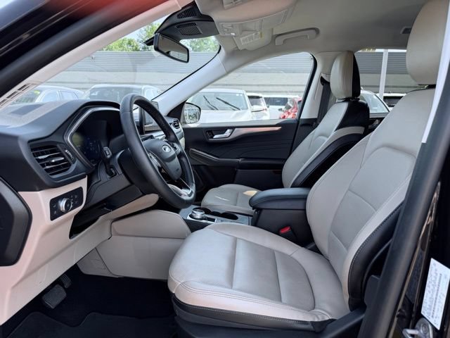 Used 2022 Ford Escape Titanium AWD/4WD image 17