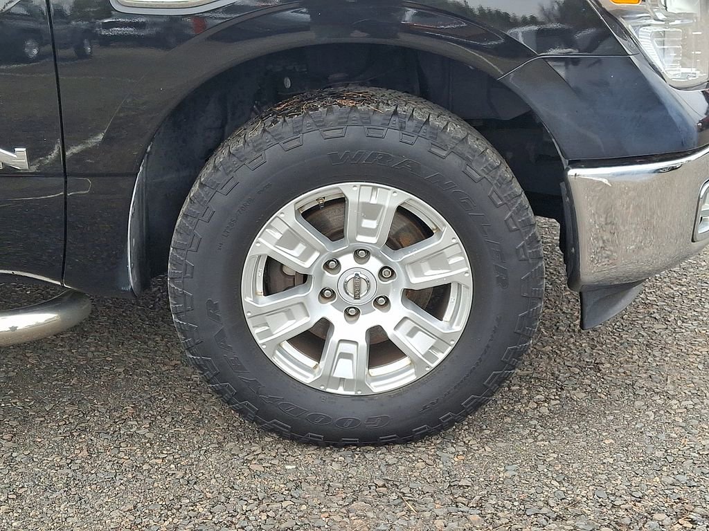 Used 2017 Nissan Titan SV image 8