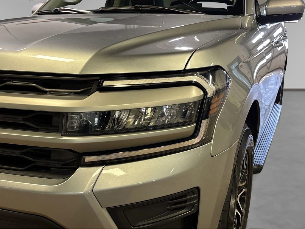 Used 2024 Ford Expedition XLT image 23