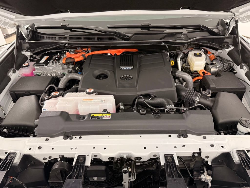 Certified 2025 Toyota Tundra Capstone AWD/4WD image 38