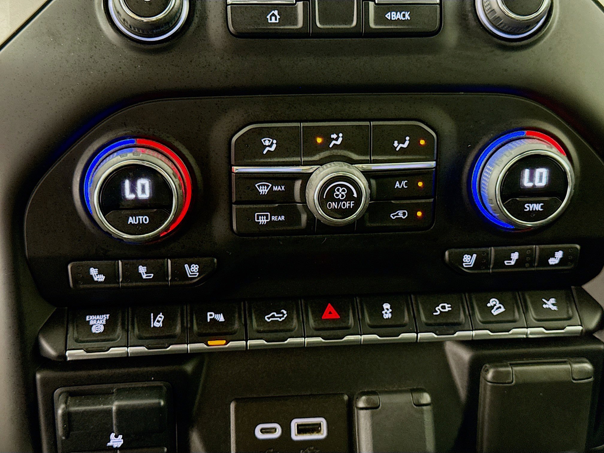 Used 2023 Chevrolet Silverado 2500 LTZ w/ LTZ Plus Package image 16