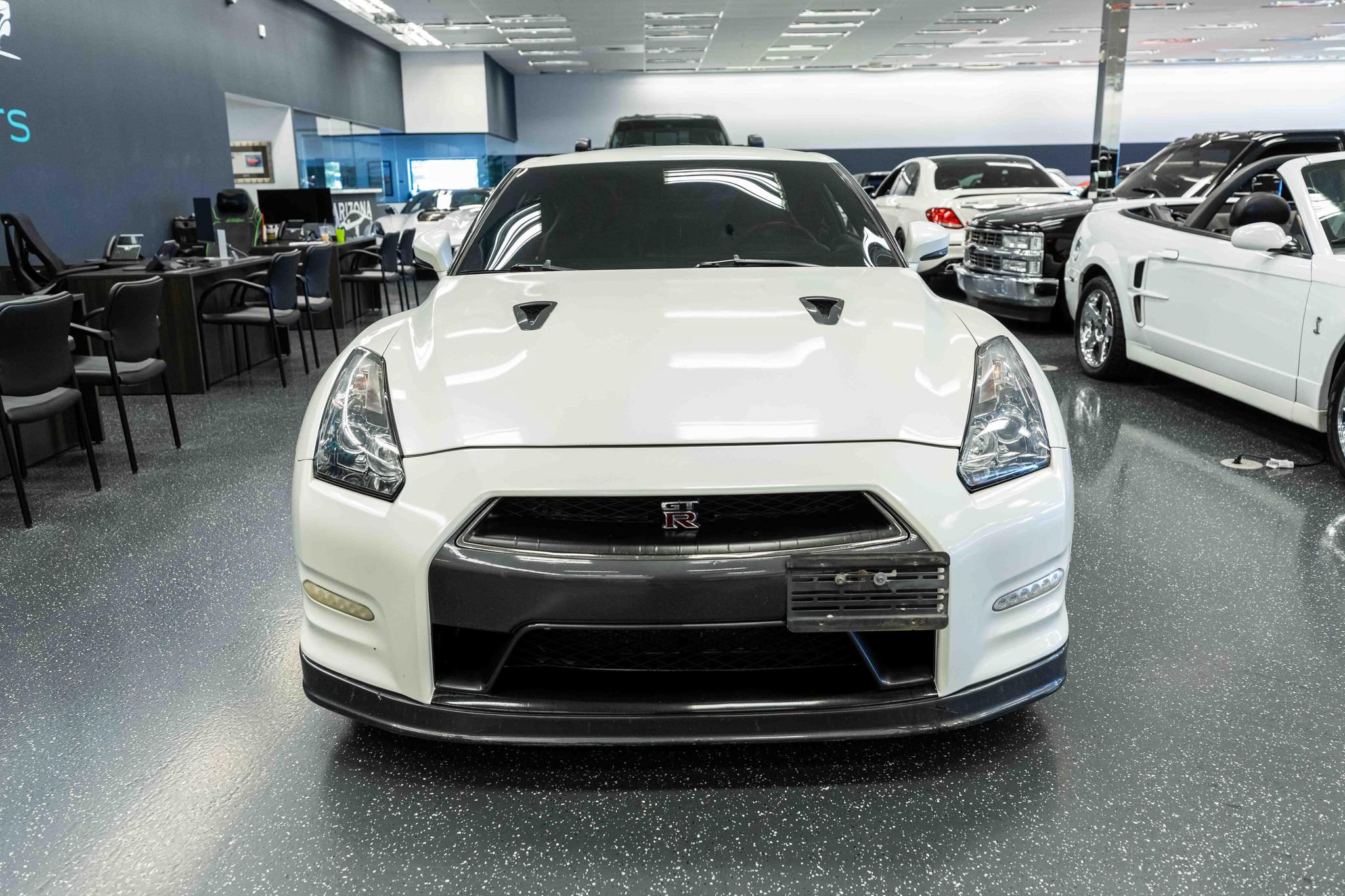 Used 2014 Nissan GT-R Black Edition AWD/4WD image 2