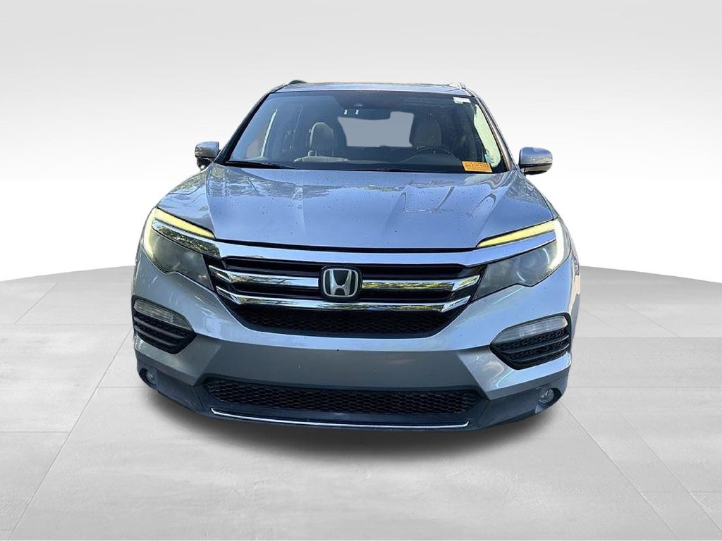Used 2017 Honda Pilot Touring image 2