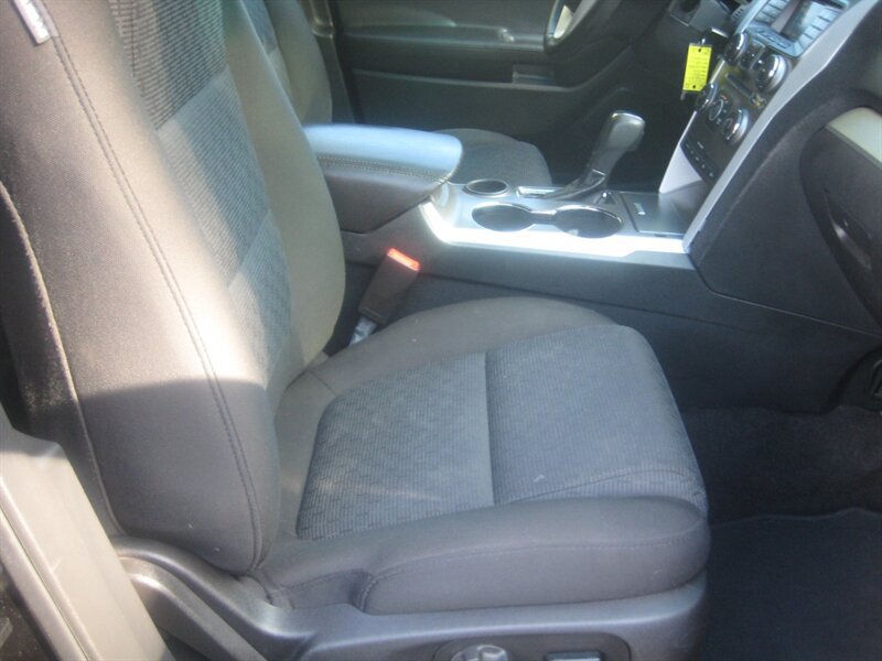 Used 2015 Ford Explorer XLT FWD image 13