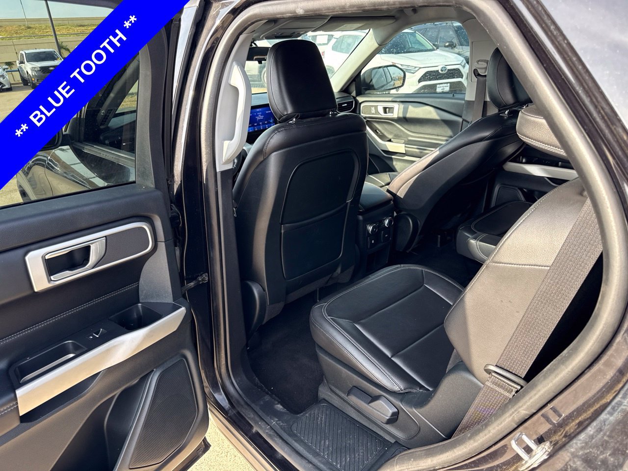 Used 2020 Ford Explorer XLT w/ Equipment Group 202A RWD image 8
