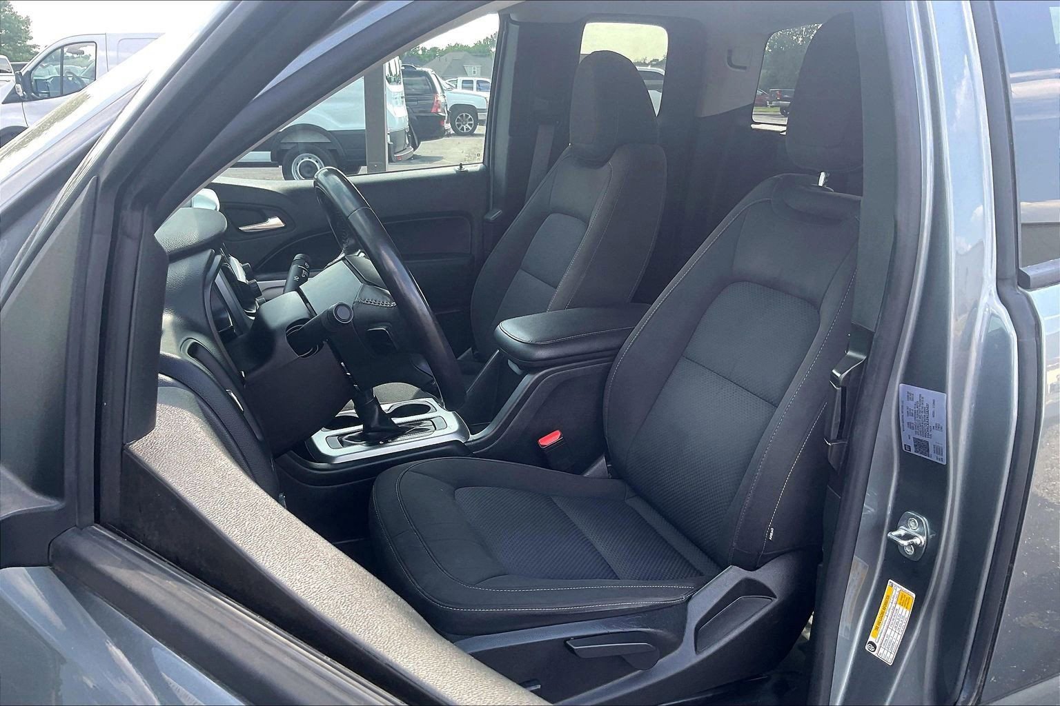 Used 2022 Chevrolet Colorado LT w/ Fleet Safety Package RWD image 7