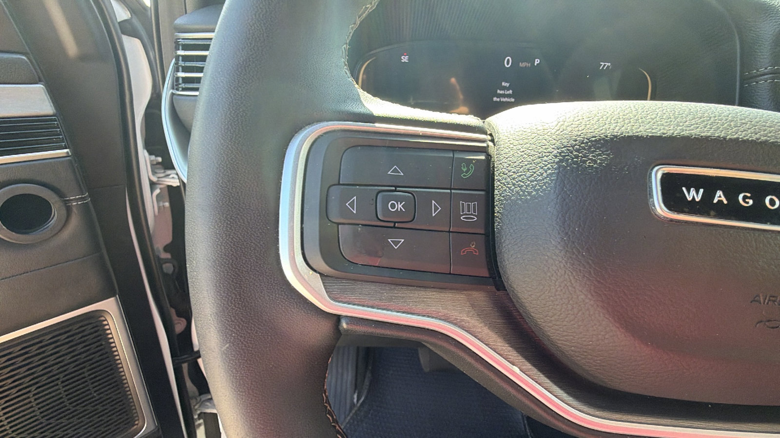 Certified 2025 Jeep Wagoneer 4WD w/ Convenience Group I image 30