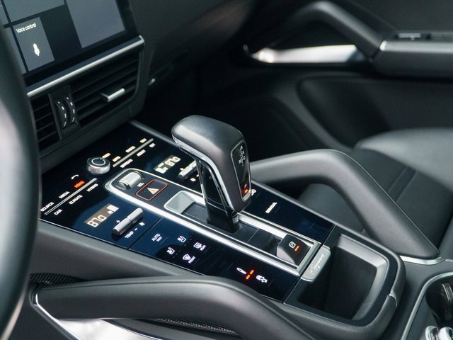 Certified 2020 Porsche Cayenne Turbo S image 27