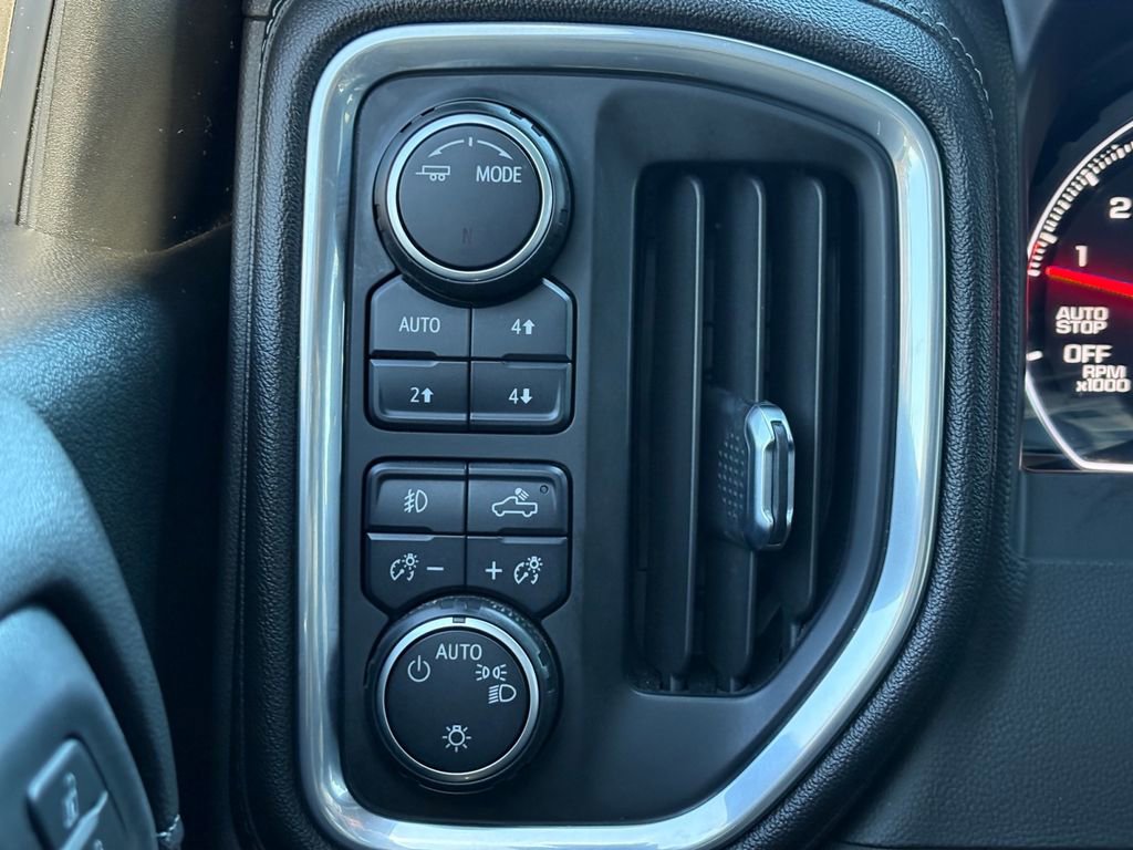 Used 2021 Chevrolet Silverado 1500 LT Trail Boss image 3