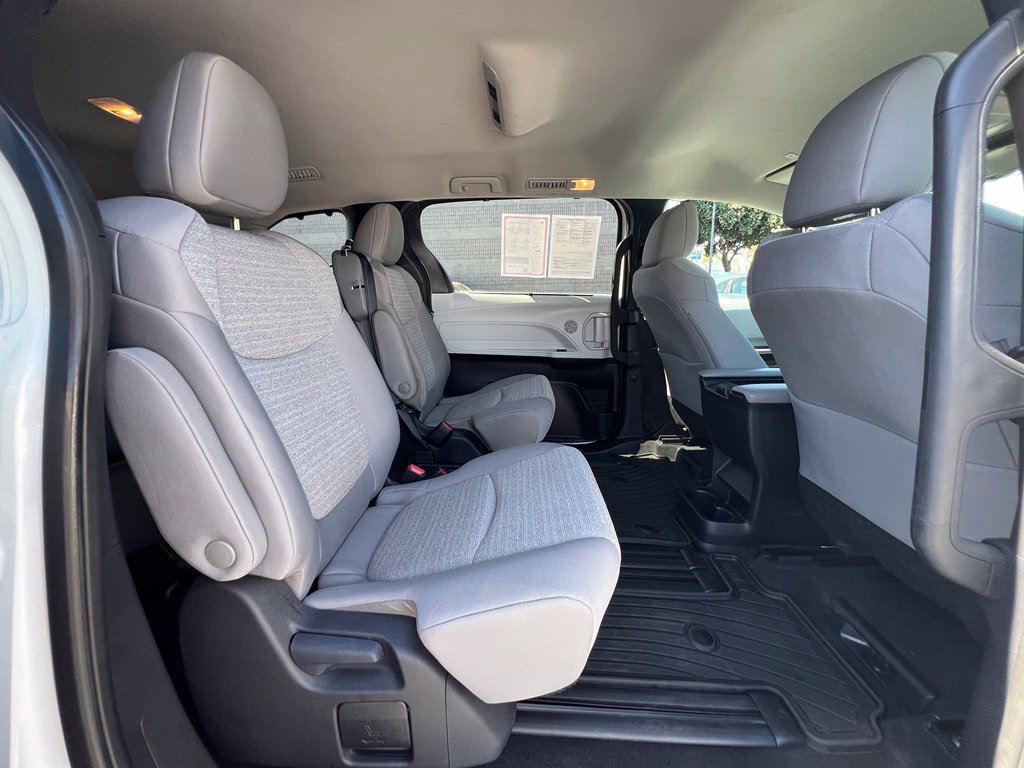 Certified 2026 Toyota Sienna LE AWD/4WD image 20