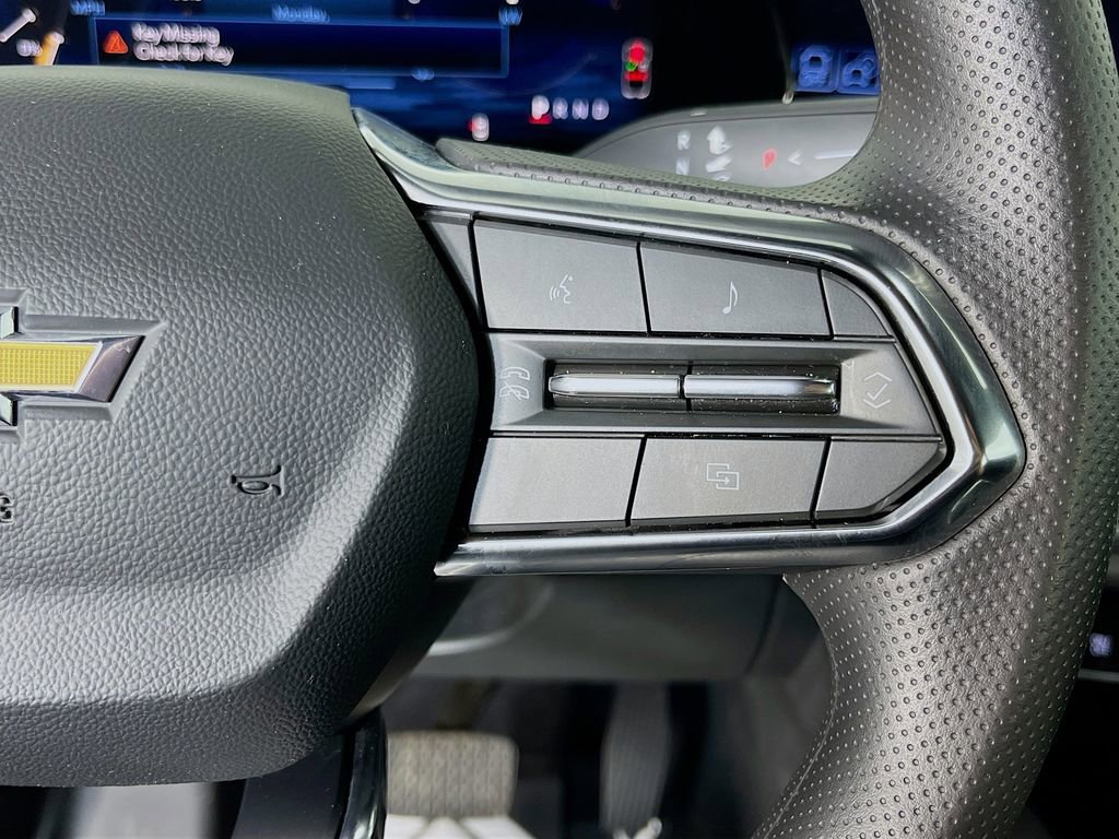 Used 2026 Chevrolet Equinox EV LT FWD image 17